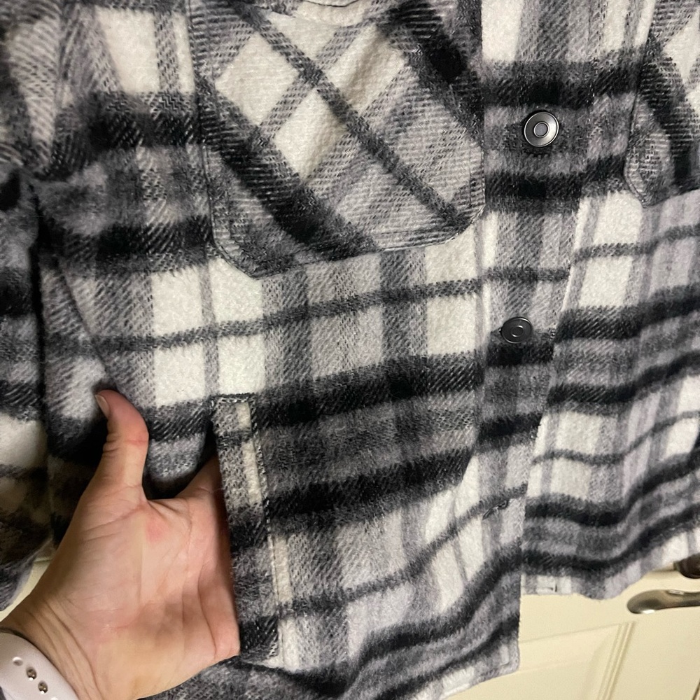 Flannel shacket - Picture 4 of 6